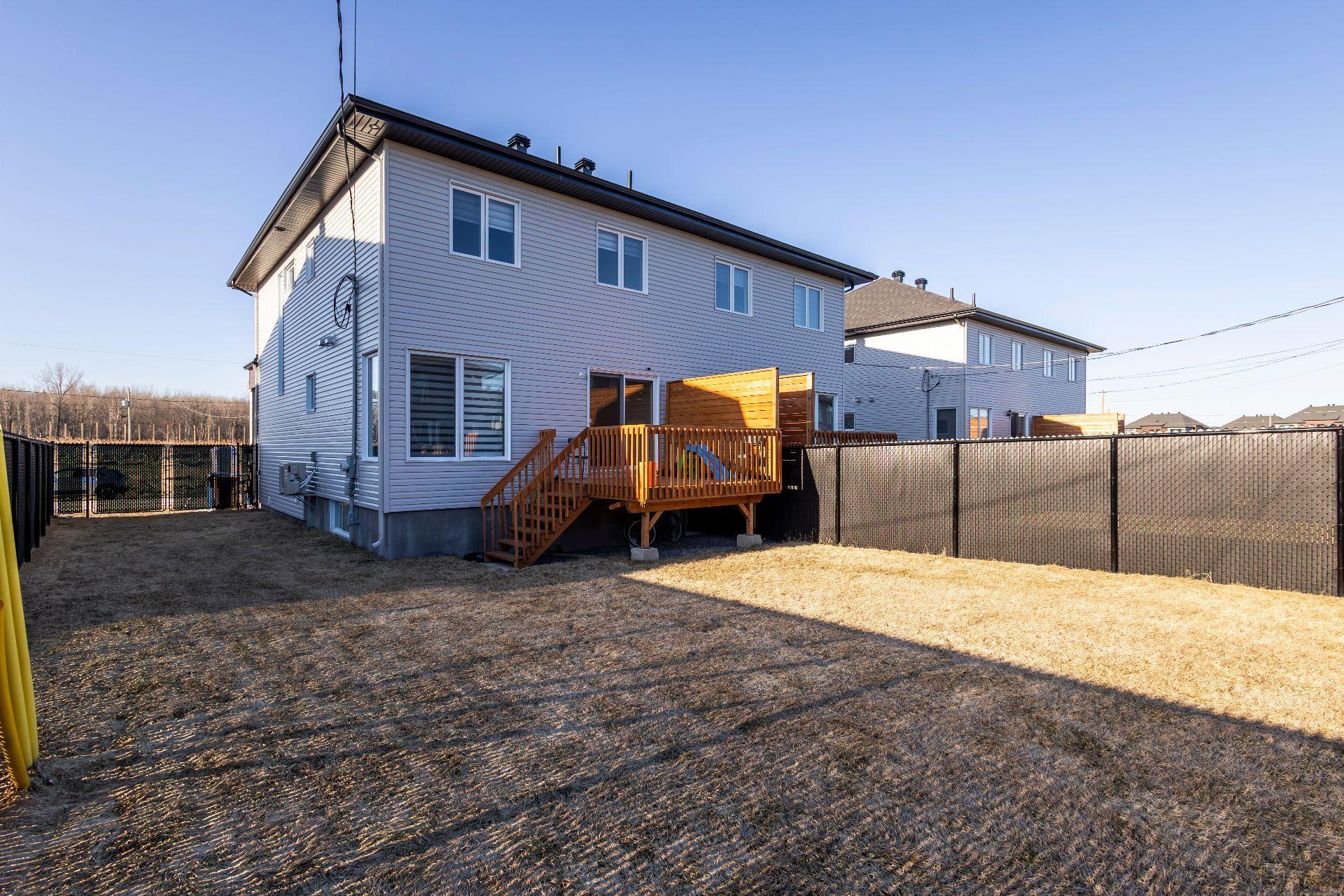 









3250


Rue du Riesling

,
Sainte-Marthe-sur-le-Lac,




QC
J0N1P0

