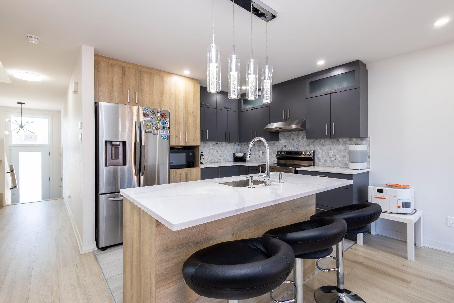 









3250


Rue du Riesling

,
Sainte-Marthe-sur-le-Lac,




QC
J0N1P0

