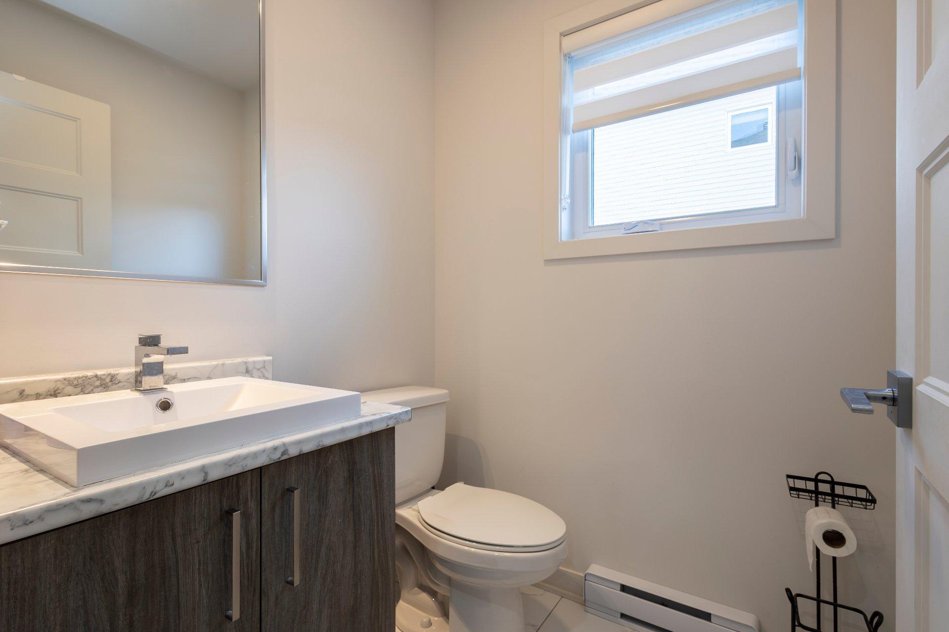 









3250


Rue du Riesling

,
Sainte-Marthe-sur-le-Lac,




QC
J0N1P0

