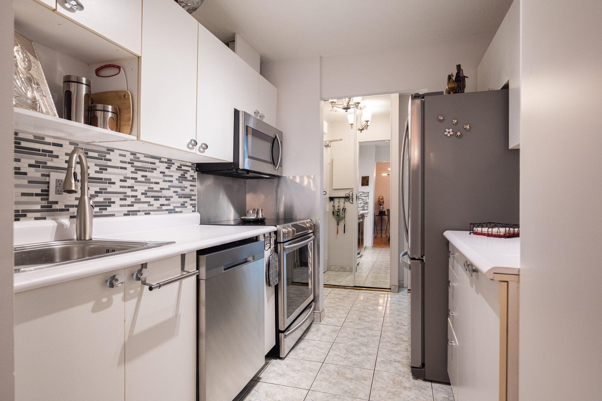 









2555


Av. du Havre-des-Îles

, 216,
Laval (Chomedey),




QC
H7W4R4

