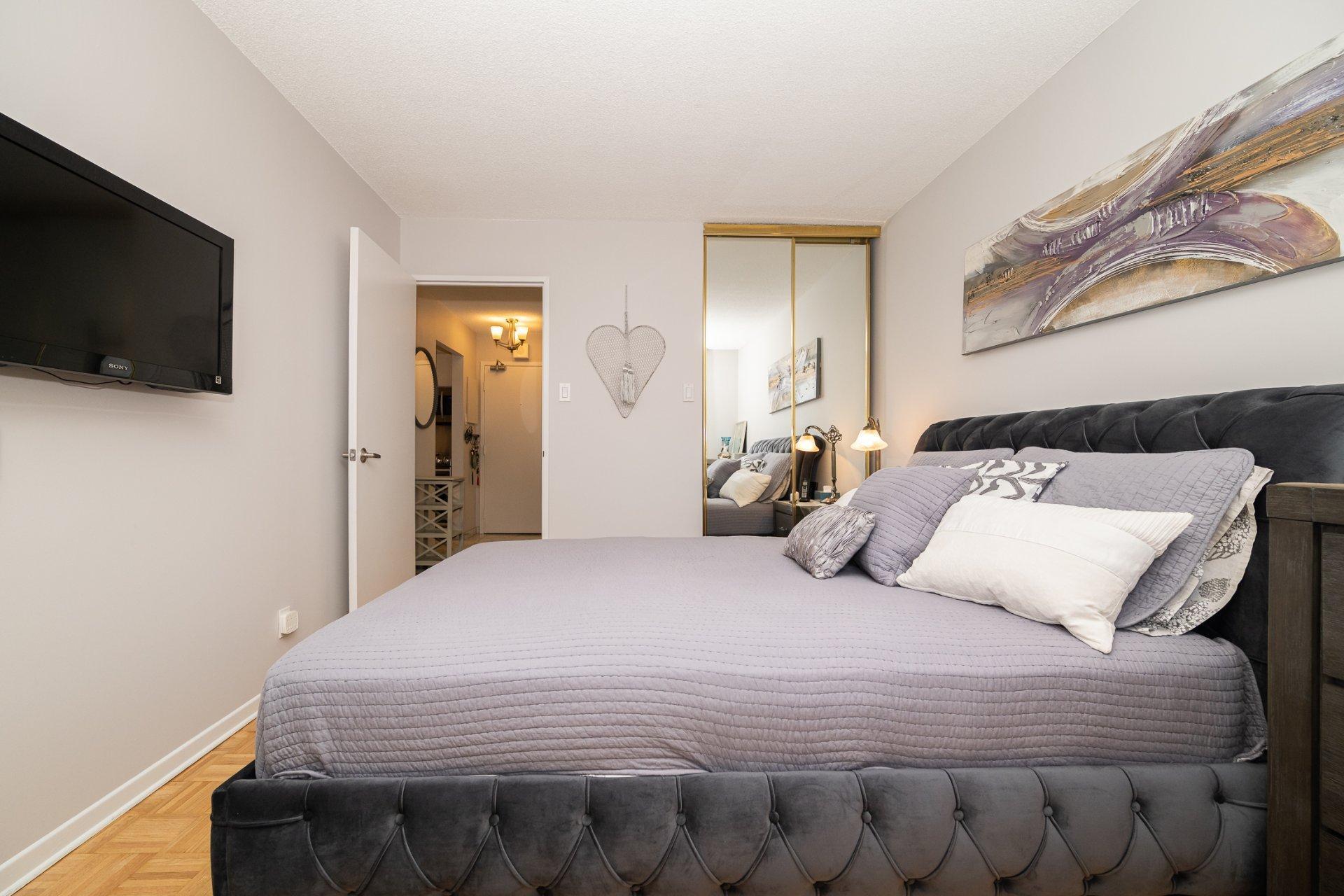 









2555


Av. du Havre-des-Îles

, 216,
Laval (Chomedey),




QC
H7W4R4

