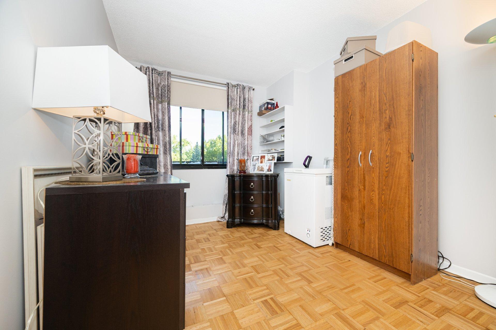 









2555


Av. du Havre-des-Îles

, 216,
Laval (Chomedey),




QC
H7W4R4

