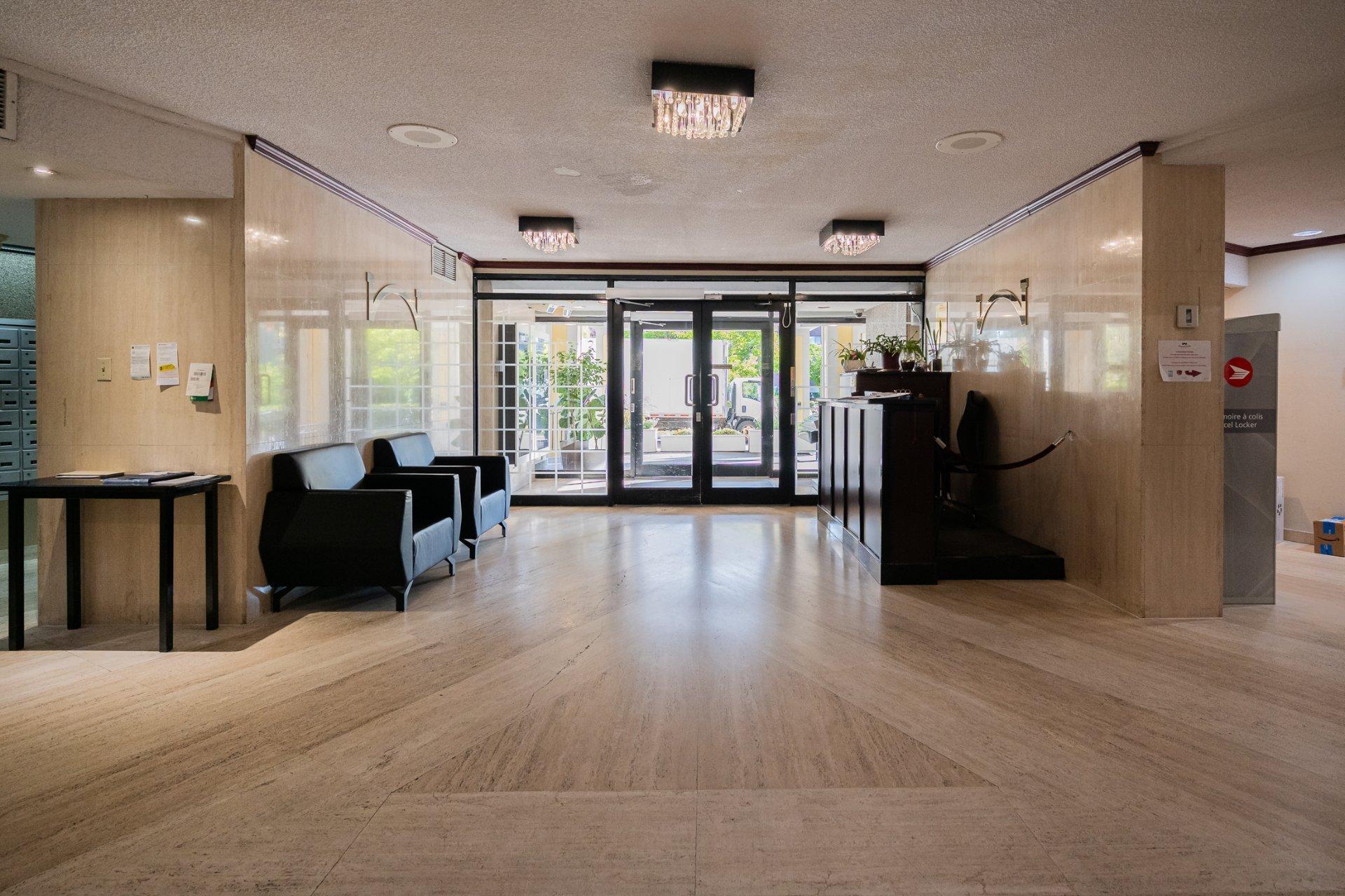 









2555


Av. du Havre-des-Îles

, 216,
Laval (Chomedey),




QC
H7W4R4

