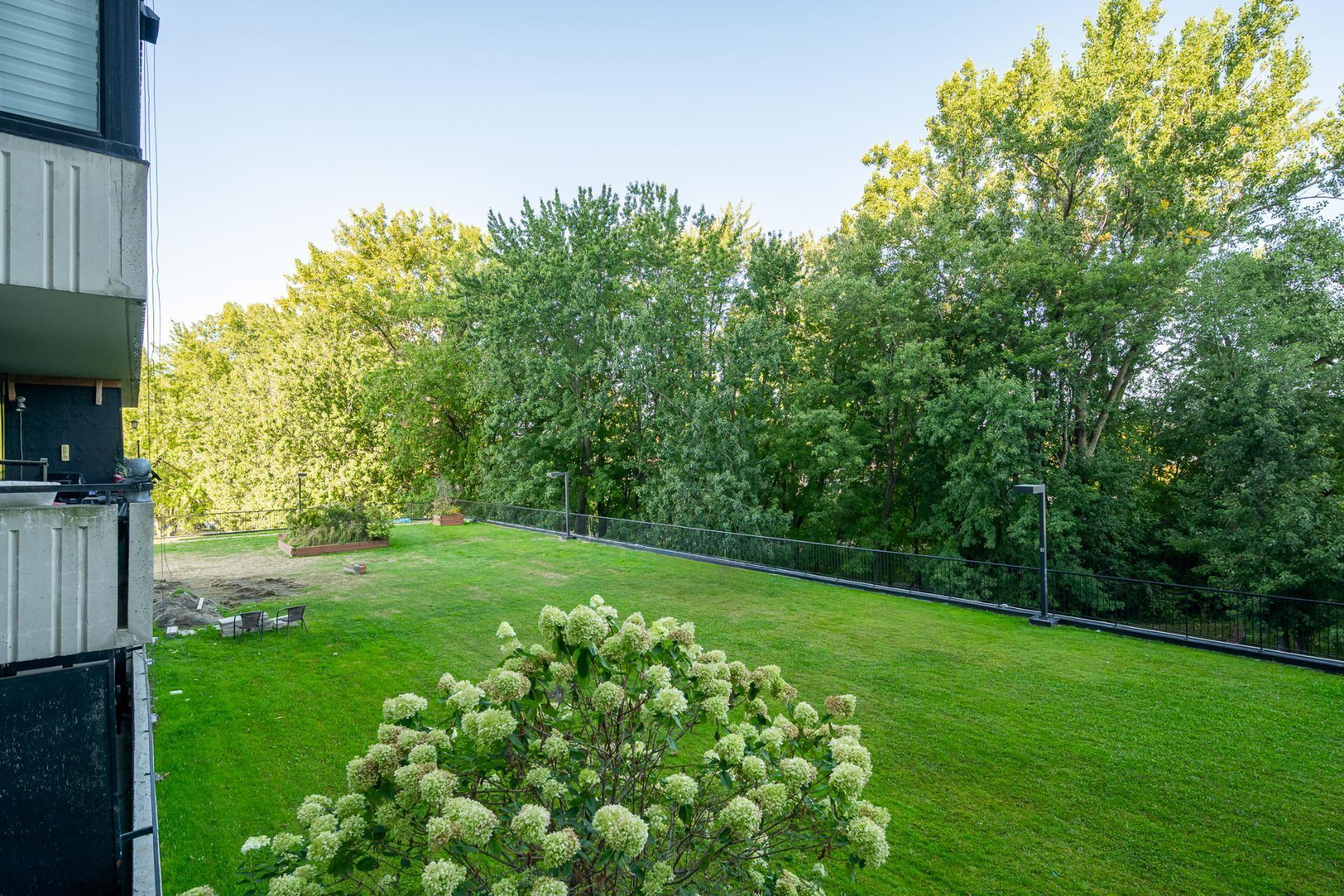 









2555


Av. du Havre-des-Îles

, 216,
Laval (Chomedey),




QC
H7W4R4

