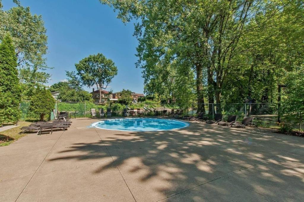 









2555


Av. du Havre-des-Îles

, 216,
Laval (Chomedey),




QC
H7W4R4

