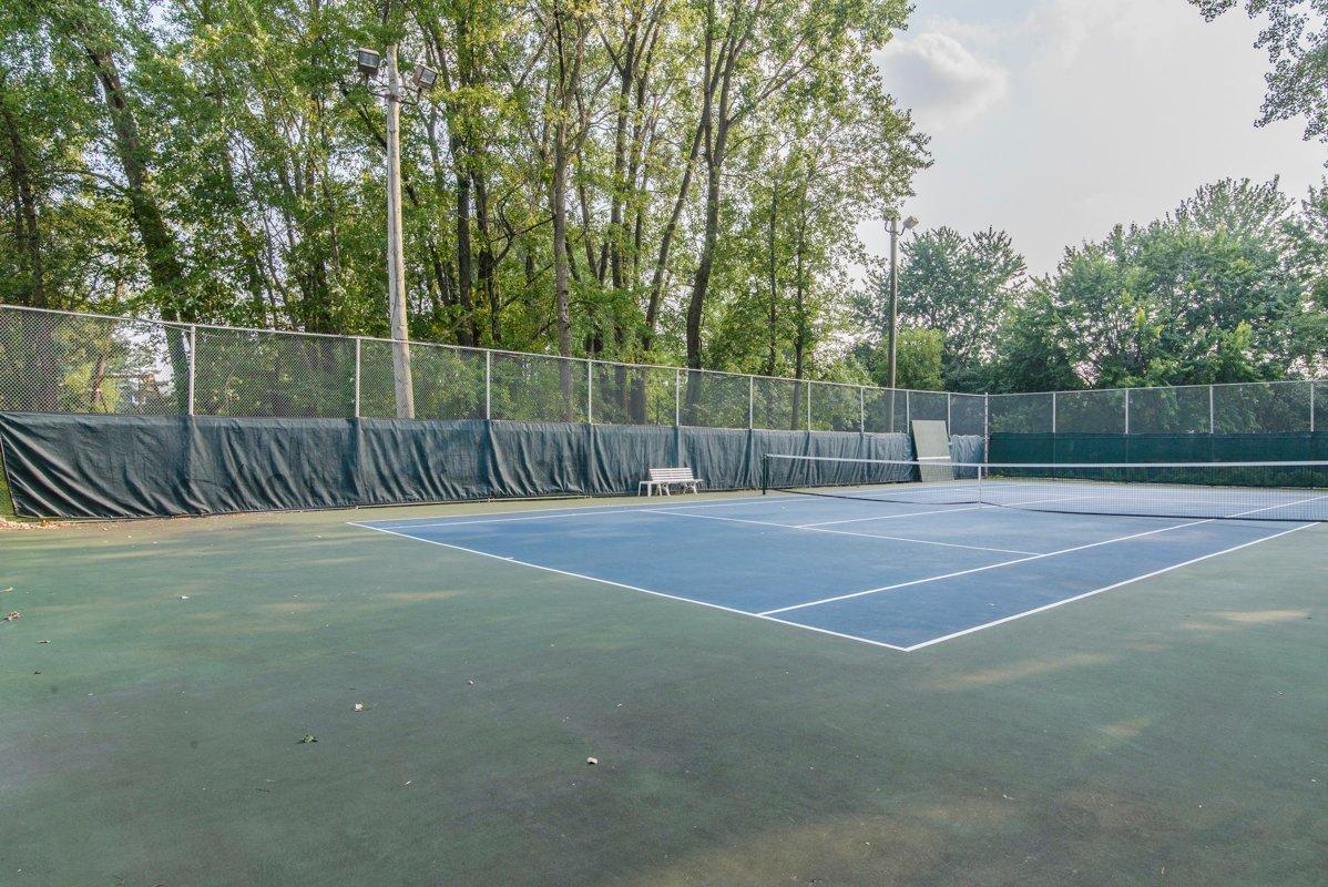 









2555


Av. du Havre-des-Îles

, 216,
Laval (Chomedey),




QC
H7W4R4

