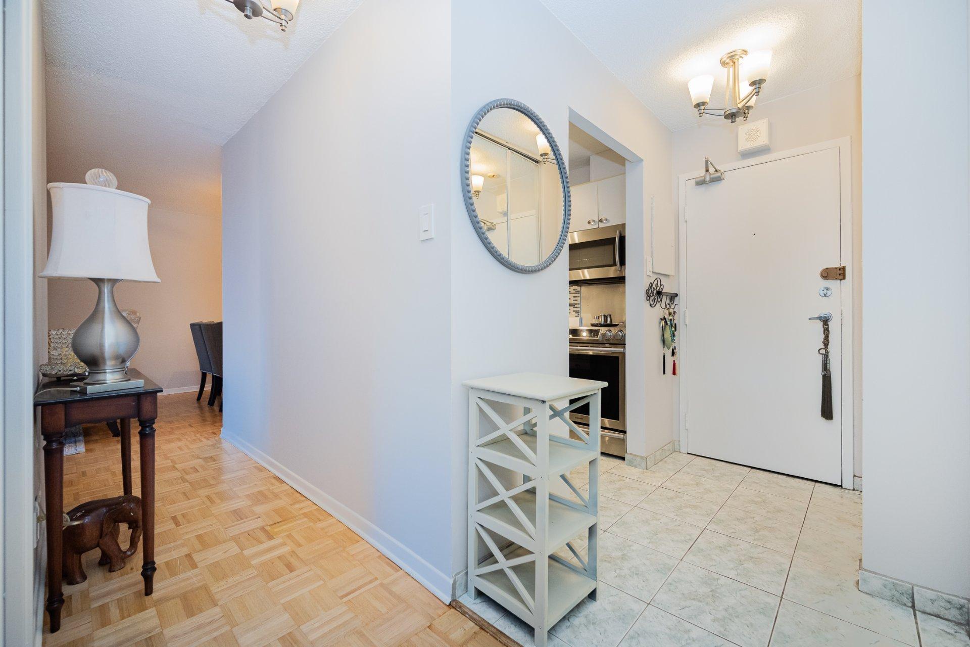 









2555


Av. du Havre-des-Îles

, 216,
Laval (Chomedey),




QC
H7W4R4

