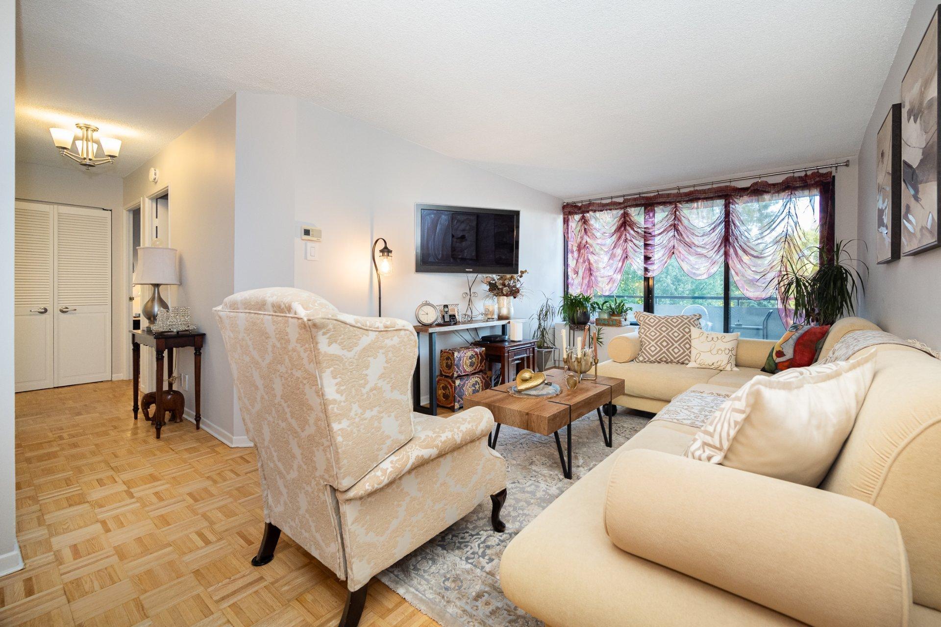 









2555


Av. du Havre-des-Îles

, 216,
Laval (Chomedey),




QC
H7W4R4

