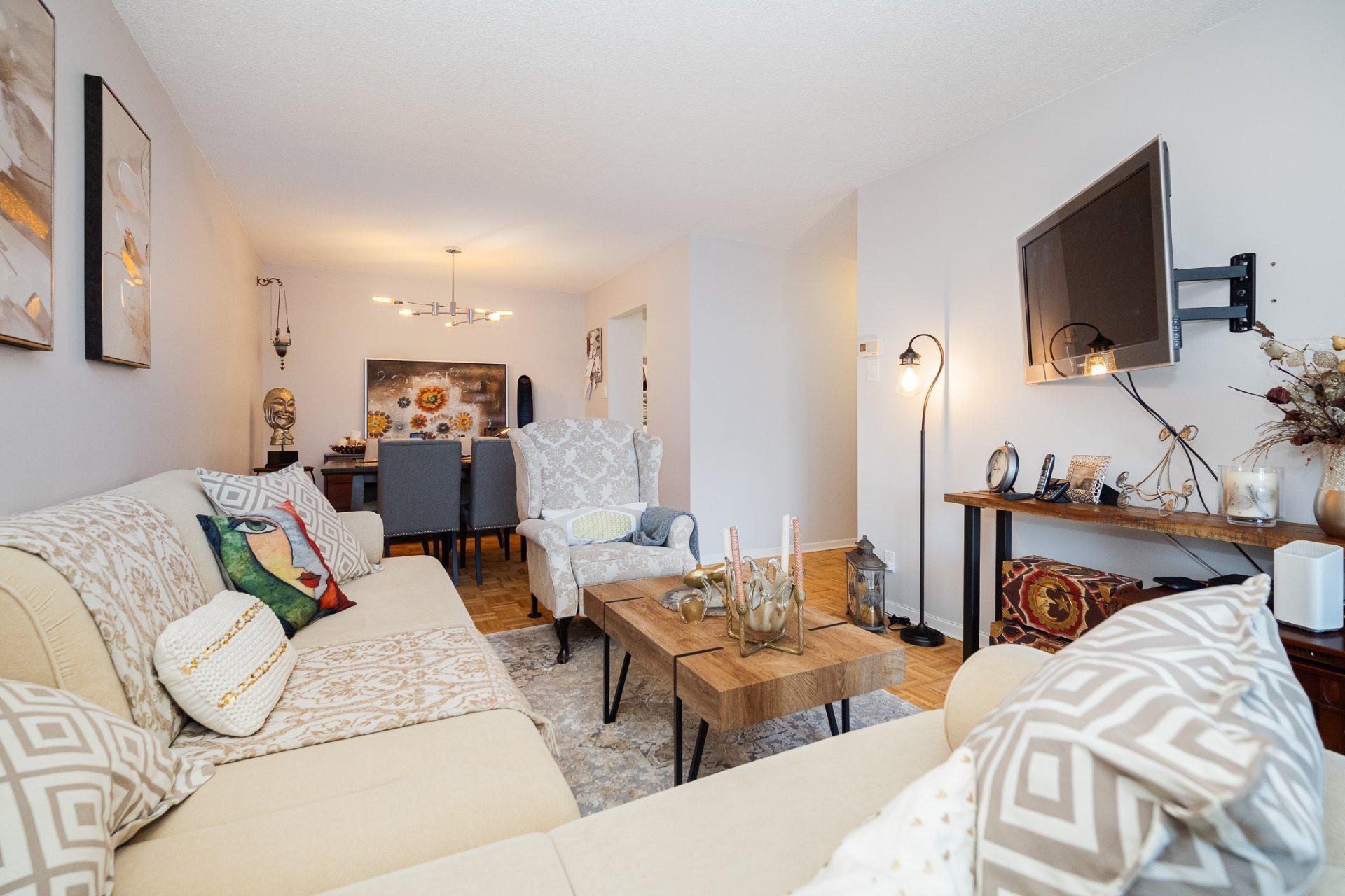 









2555


Av. du Havre-des-Îles

, 216,
Laval (Chomedey),




QC
H7W4R4

