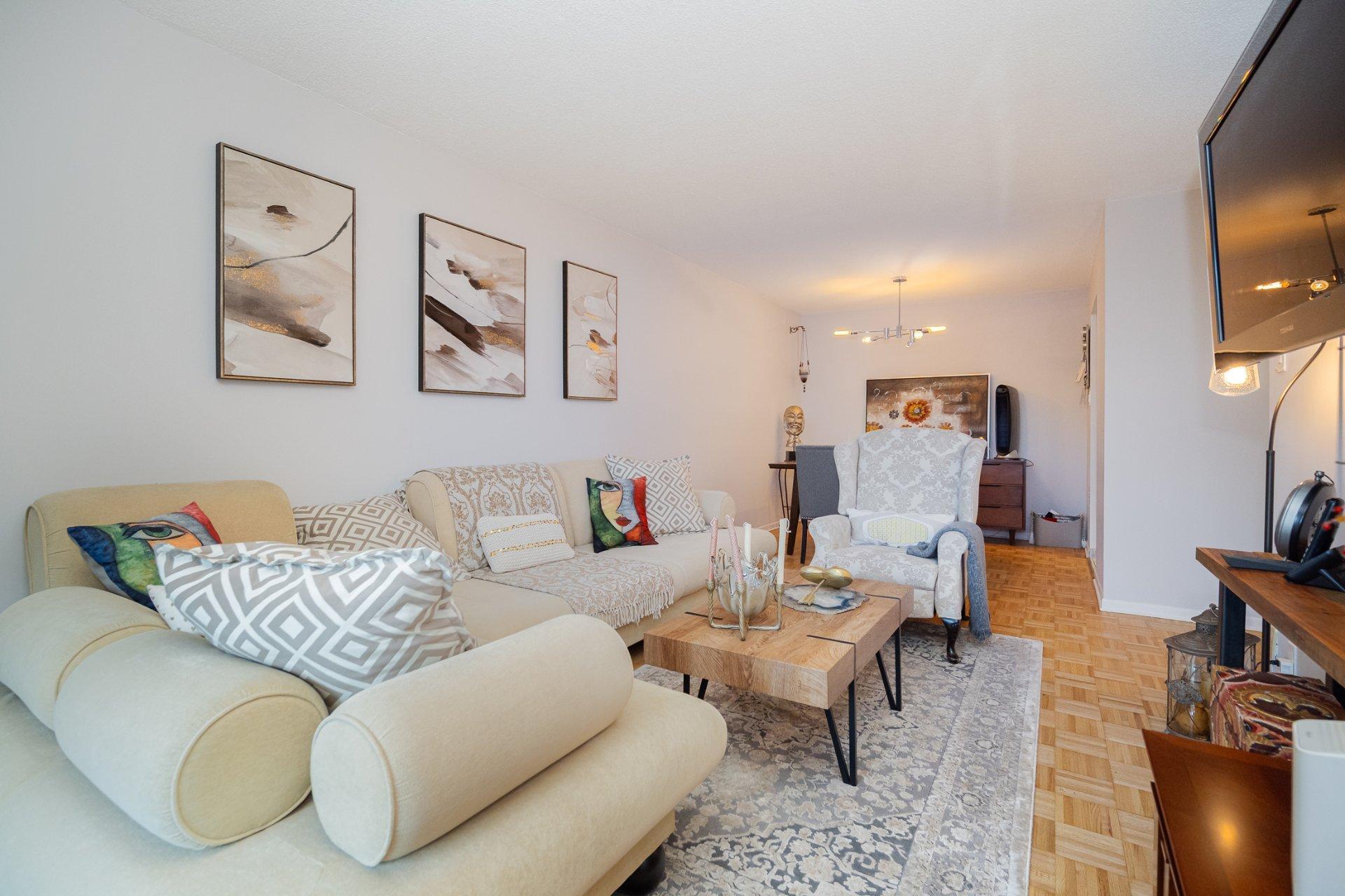 









2555


Av. du Havre-des-Îles

, 216,
Laval (Chomedey),




QC
H7W4R4

