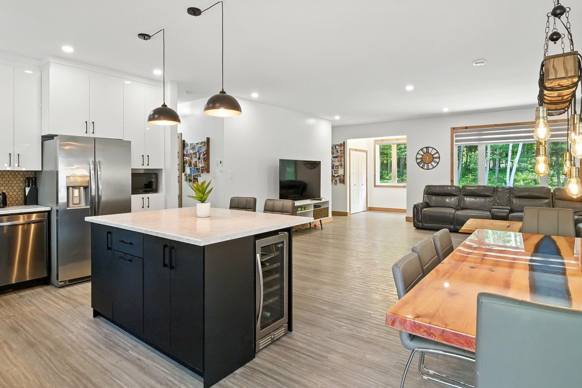 









90


Ch. du Huard

,
Val-des-Bois,




QC
J0X3C0

