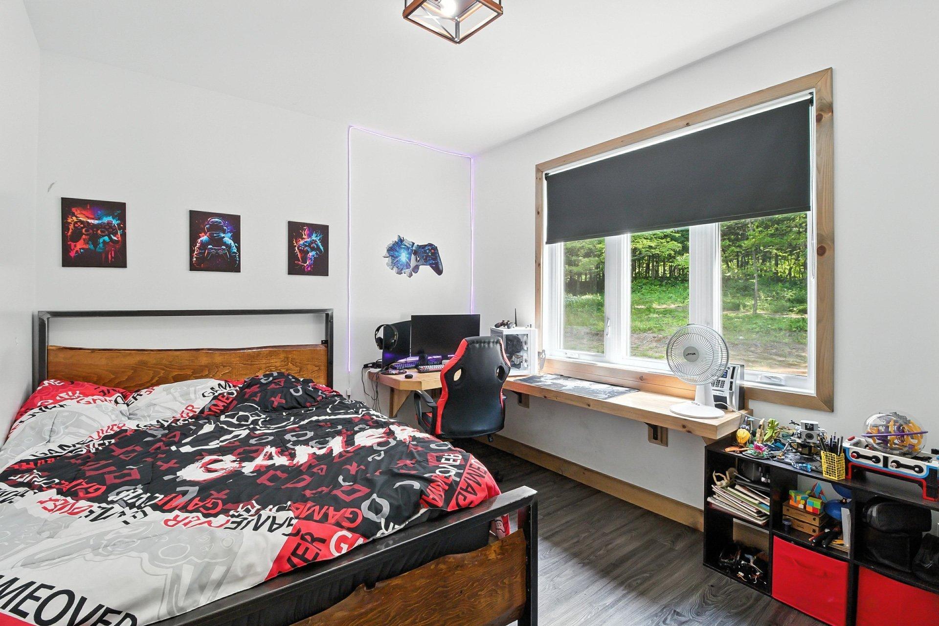 









90


Ch. du Huard

,
Val-des-Bois,




QC
J0X3C0

