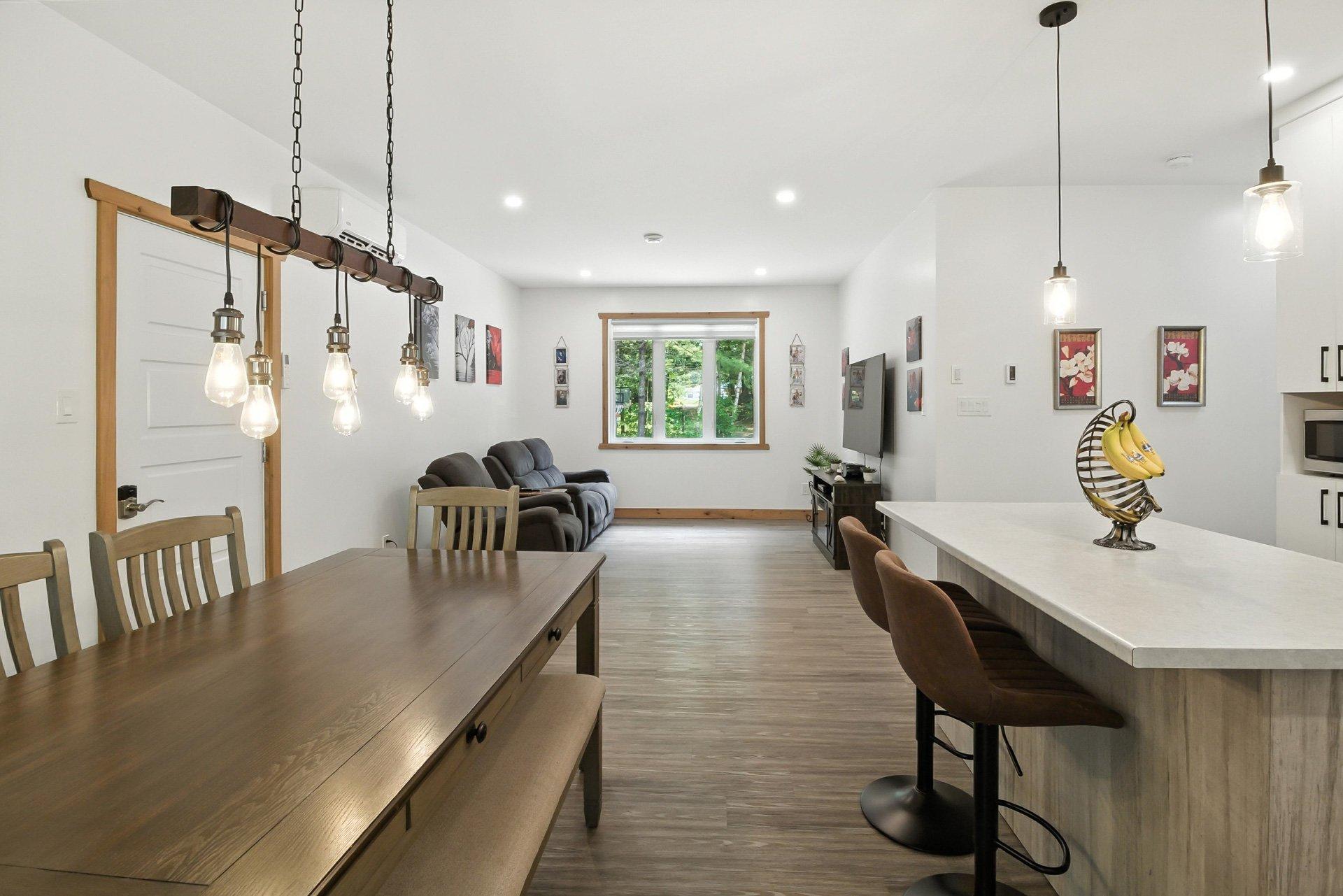 









90


Ch. du Huard

,
Val-des-Bois,




QC
J0X3C0

