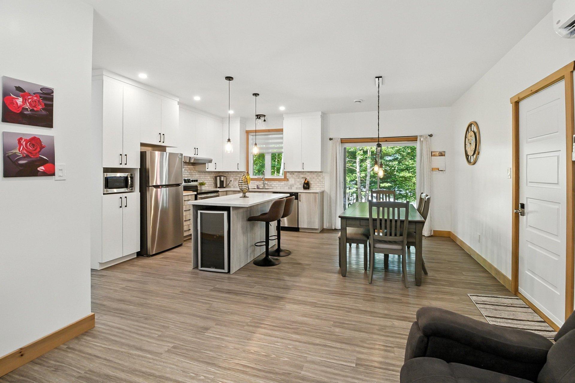 









90


Ch. du Huard

,
Val-des-Bois,




QC
J0X3C0

