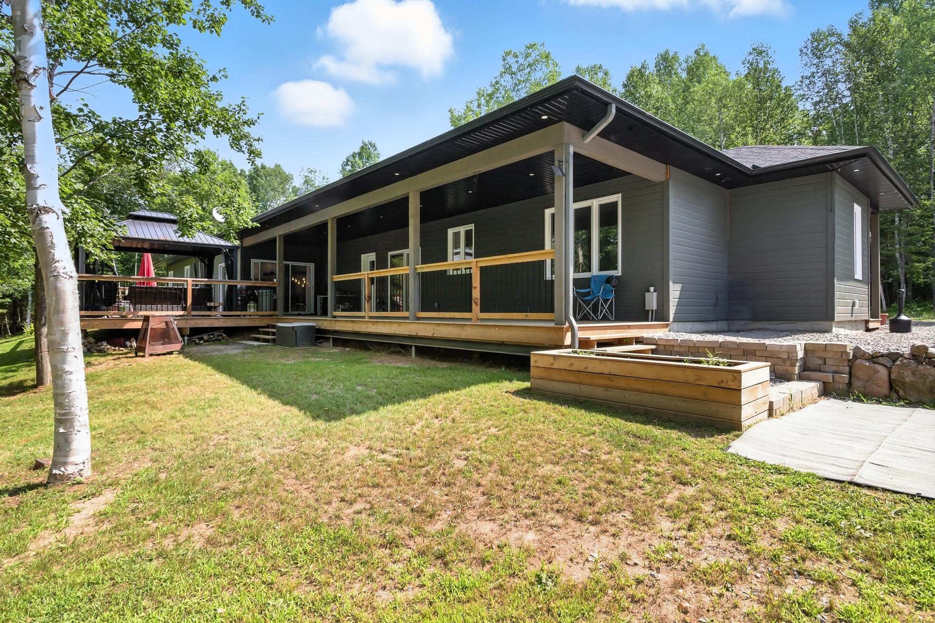 









90


Ch. du Huard

,
Val-des-Bois,




QC
J0X3C0

