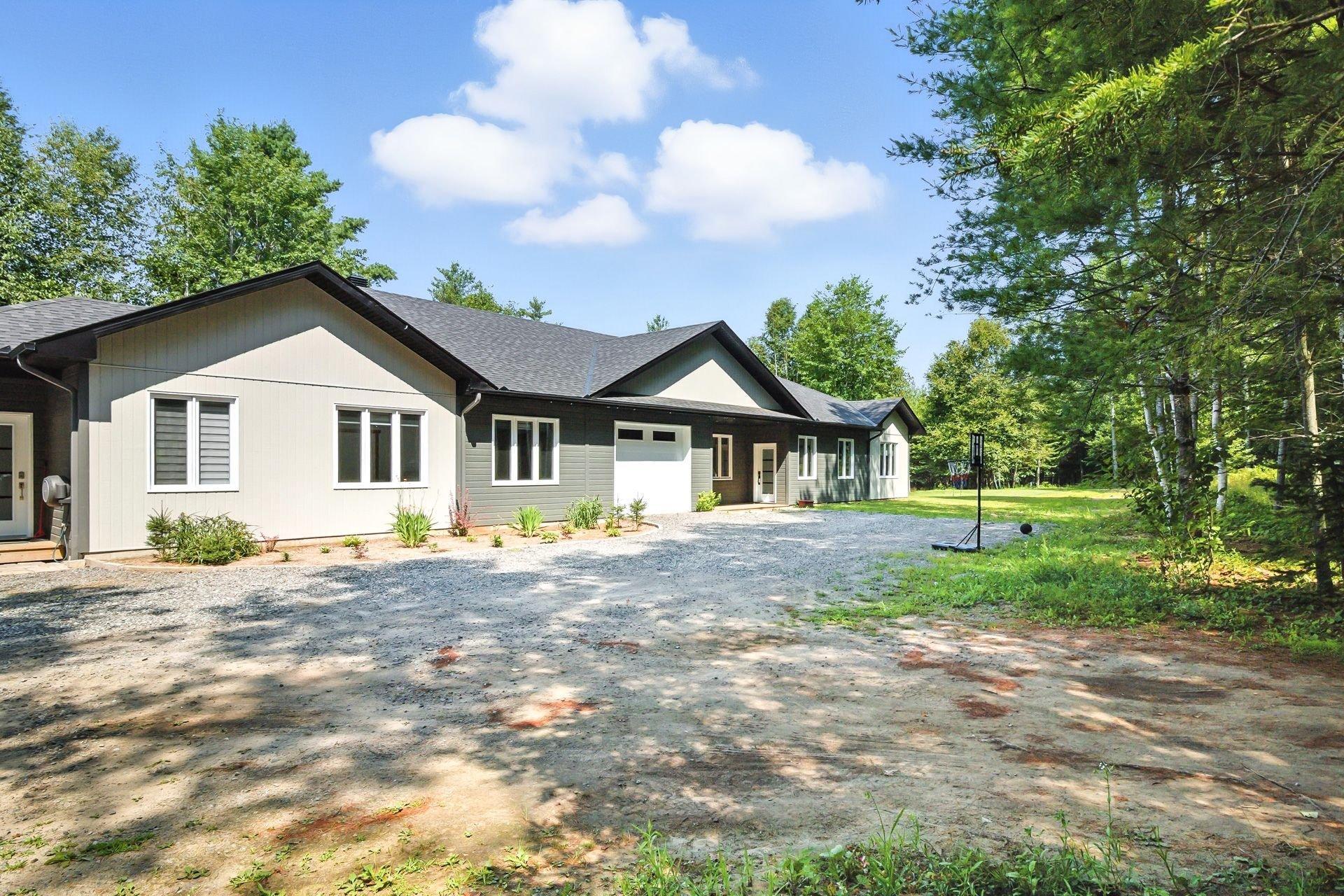 









90


Ch. du Huard

,
Val-des-Bois,




QC
J0X3C0

