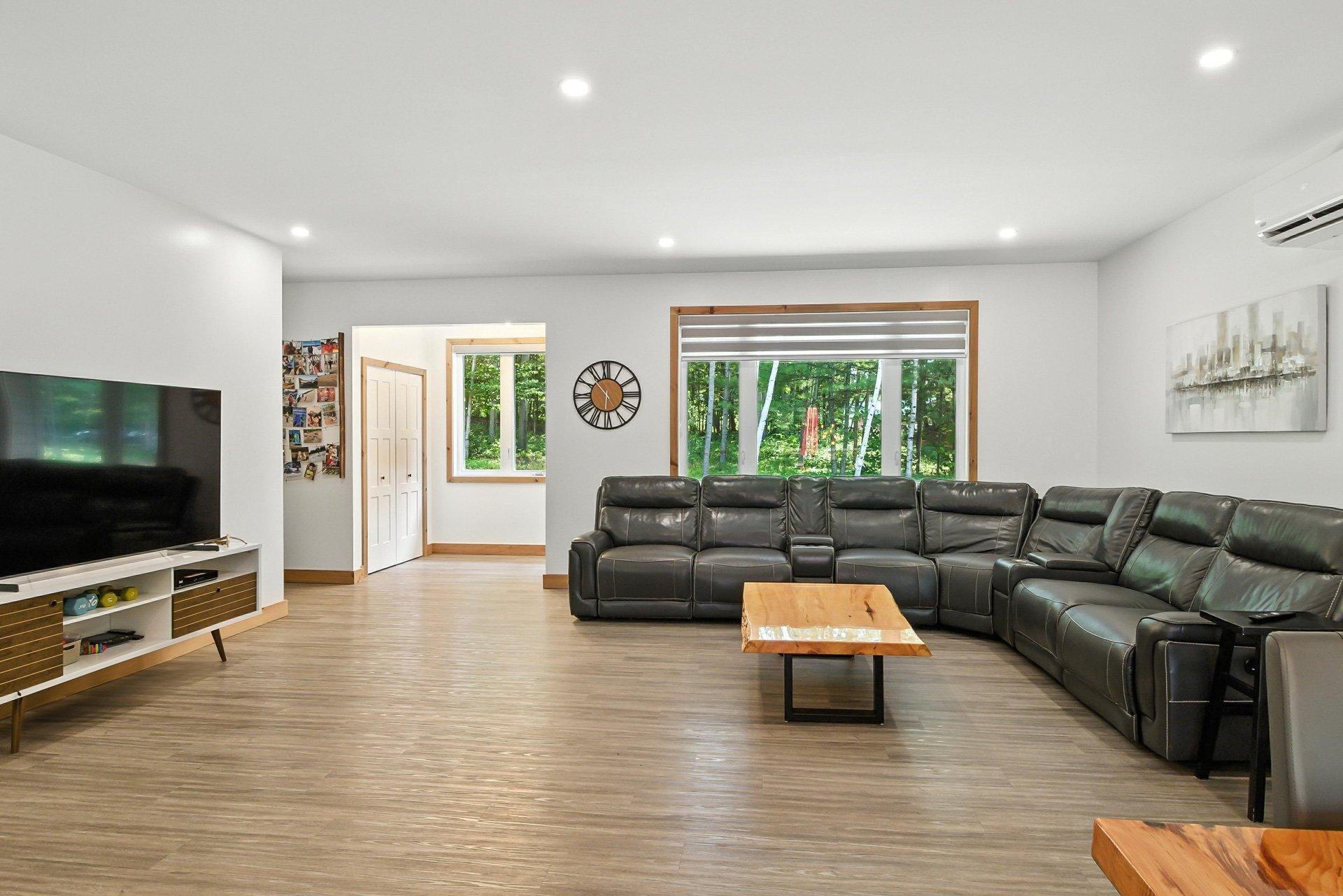 









90


Ch. du Huard

,
Val-des-Bois,




QC
J0X3C0

