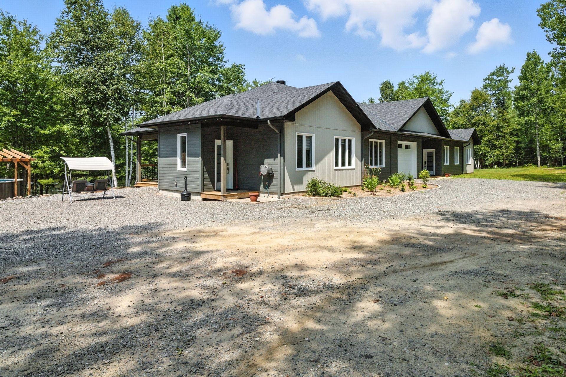 









90


Ch. du Huard

,
Val-des-Bois,




QC
J0X3C0

