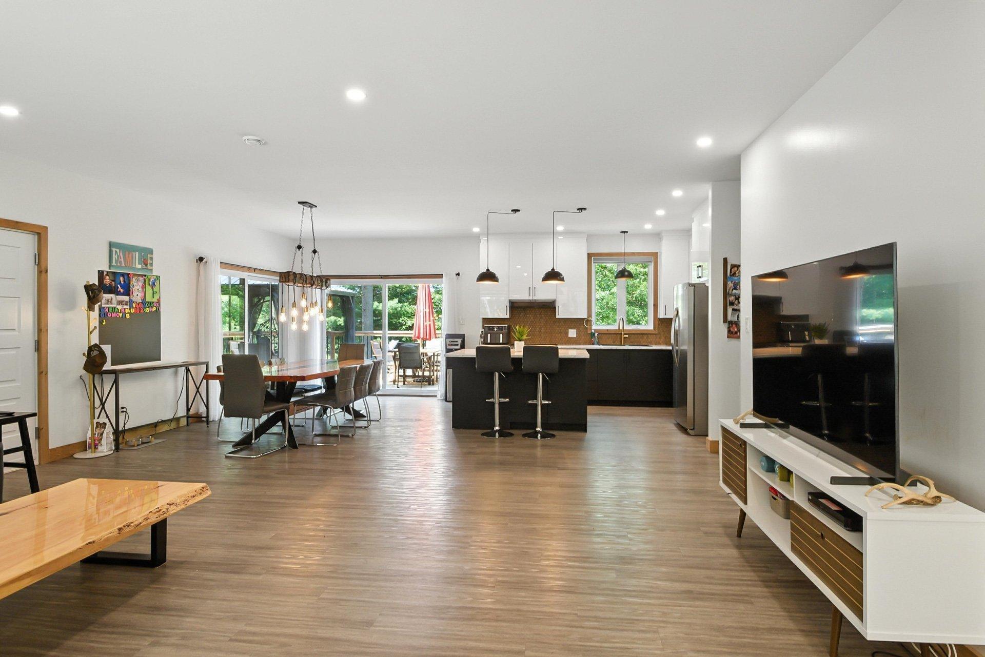 









90


Ch. du Huard

,
Val-des-Bois,




QC
J0X3C0

