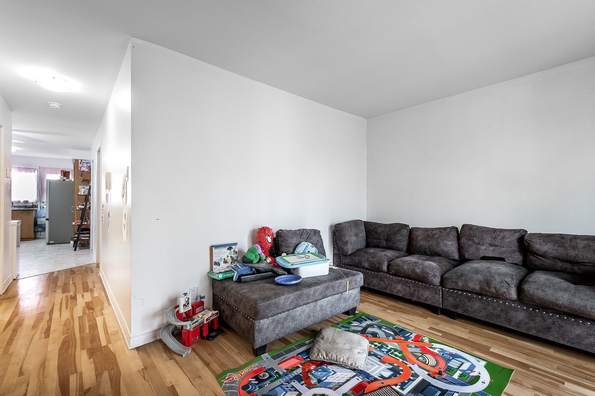 









6396


Rue Villeneuve

, 7,
Montréal (Montréal-Nord),




QC
H1G1M4

