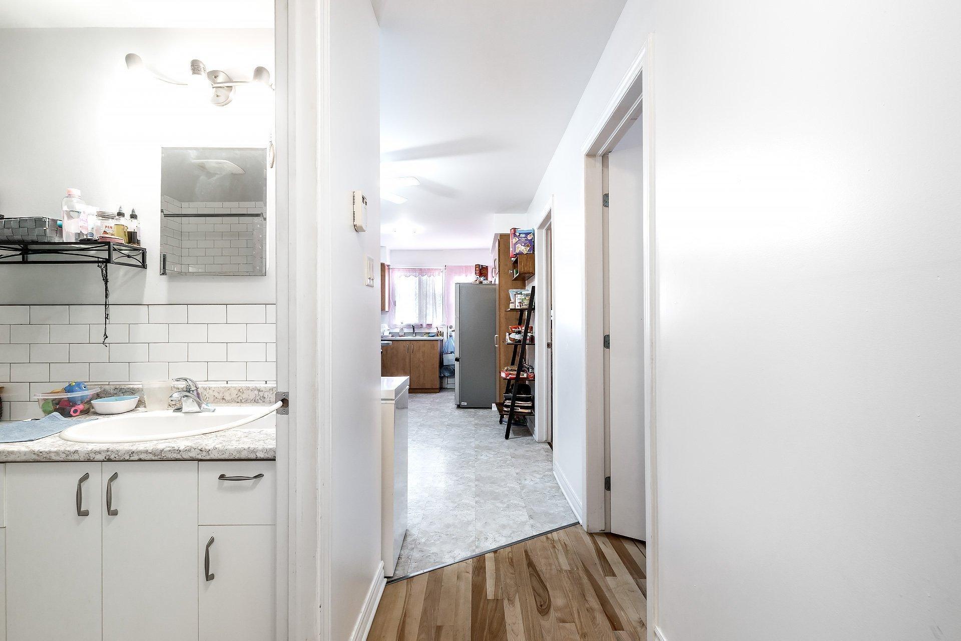 









6396


Rue Villeneuve

, 7,
Montréal (Montréal-Nord),




QC
H1G1M4

