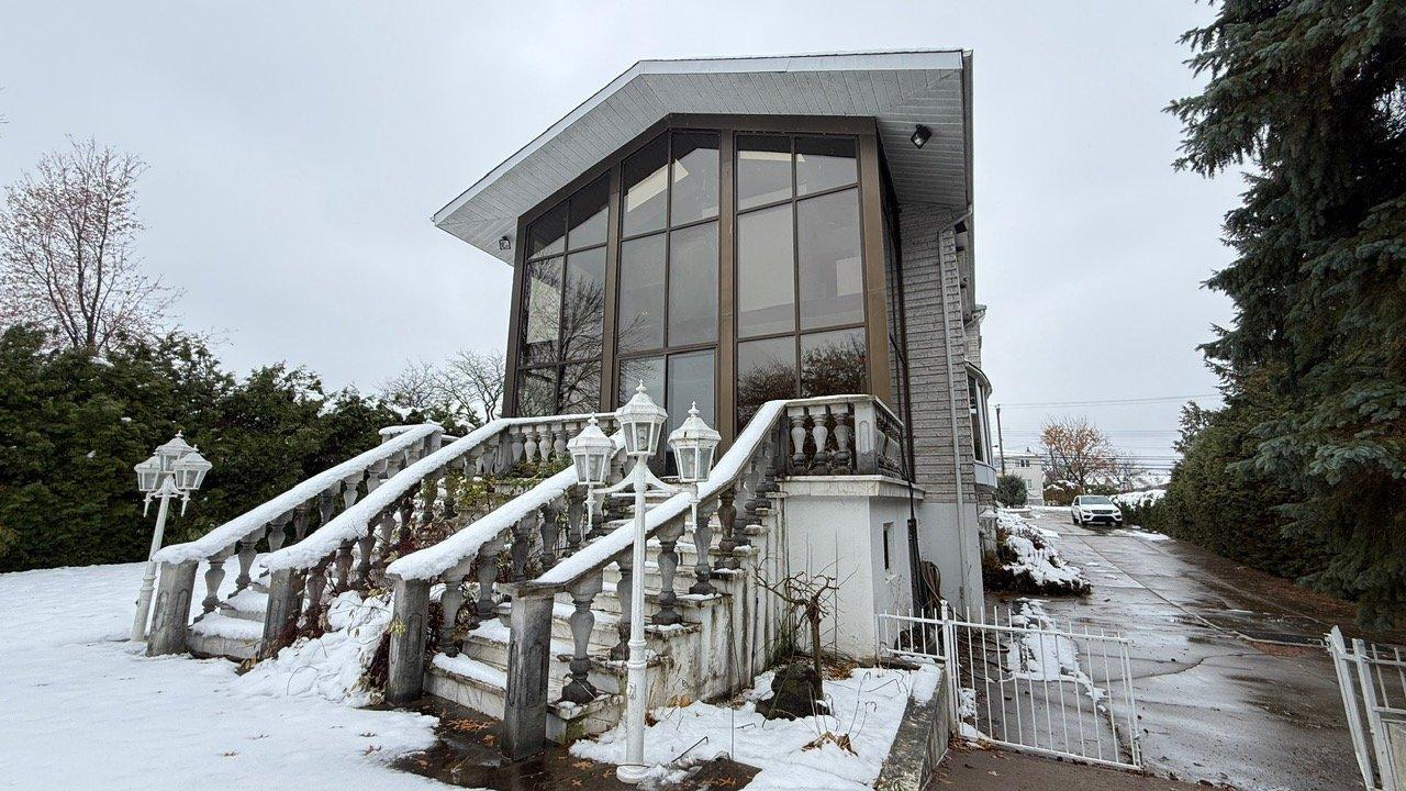 









8855


Boul. Gouin E.

,
Montréal (Rivière-des-Prairies/Pointe-aux-Trembles),




QC
H1E2P7

