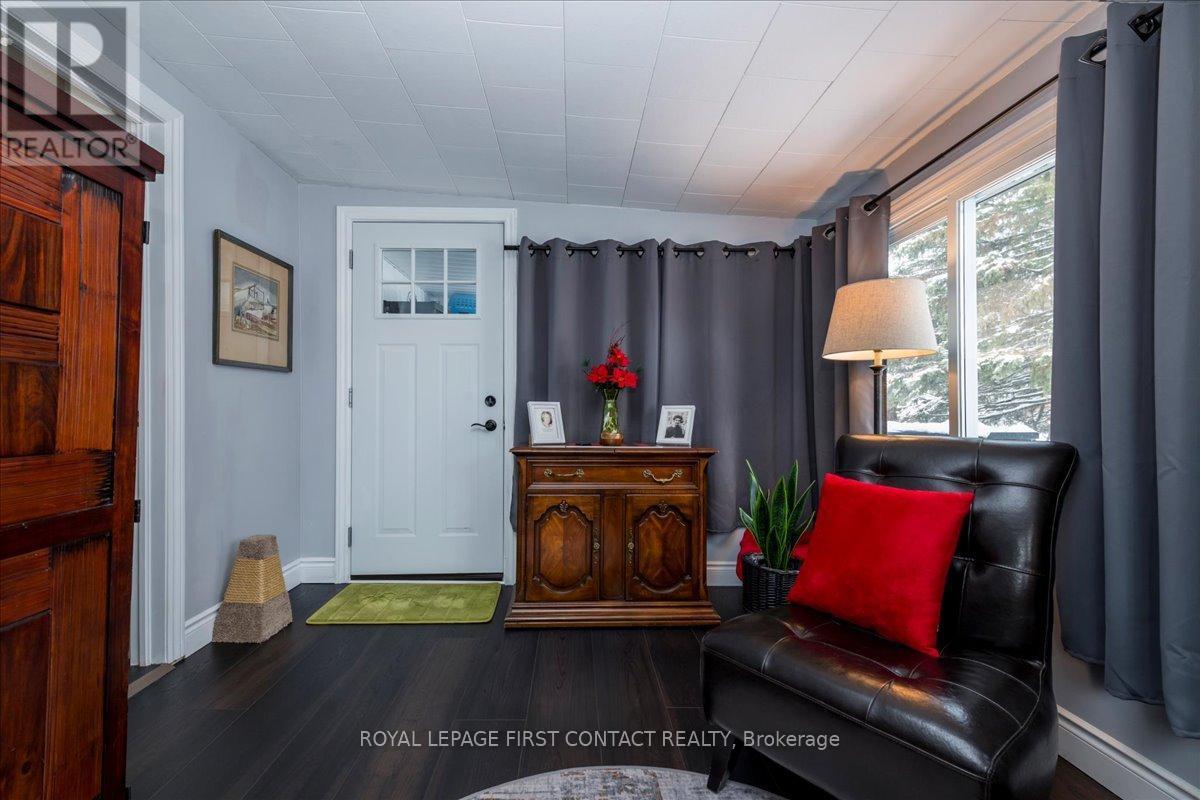 












10 SOUTH BOULEVARD

,
Innisfil,




Ontario
L9S1L7

