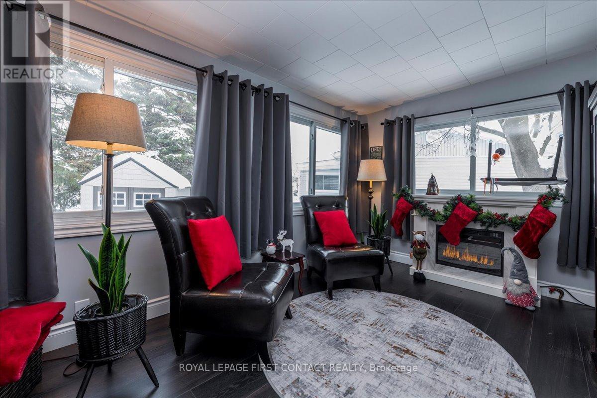 












10 SOUTH BOULEVARD

,
Innisfil,




Ontario
L9S1L7

