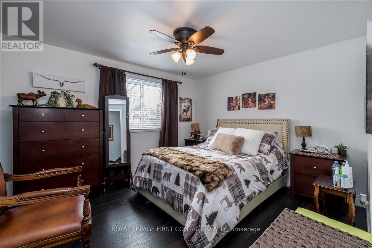 












10 SOUTH BOULEVARD

,
Innisfil,




Ontario
L9S1L7

