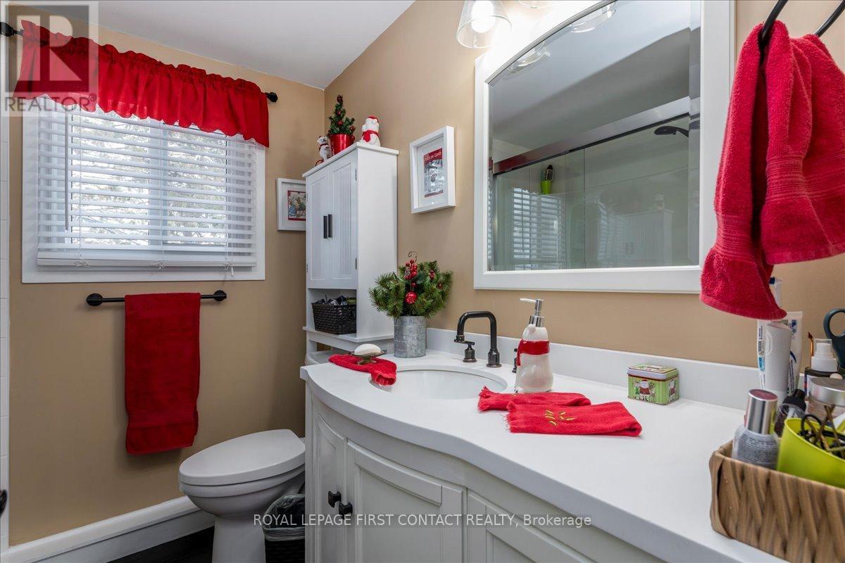 












10 SOUTH BOULEVARD

,
Innisfil,




Ontario
L9S1L7

