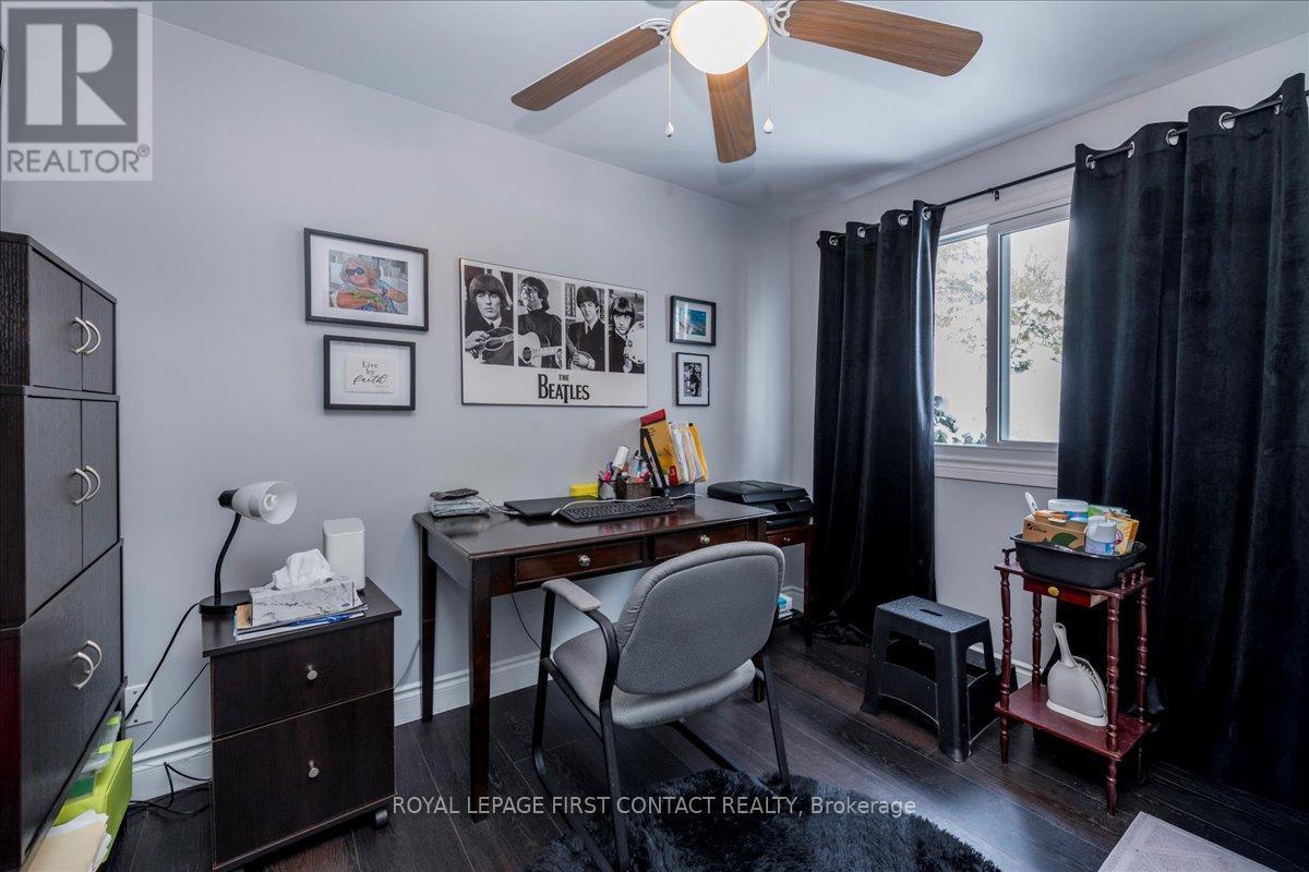 












10 SOUTH BOULEVARD

,
Innisfil,




Ontario
L9S1L7

