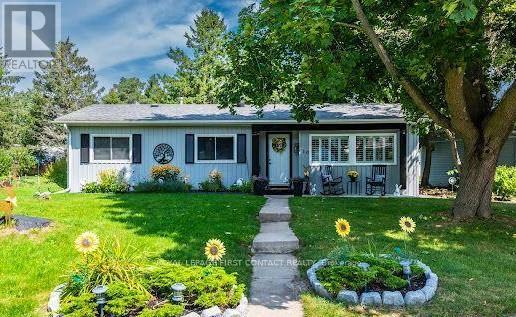 












10 SOUTH BOULEVARD

,
Innisfil,




Ontario
L9S1L7

