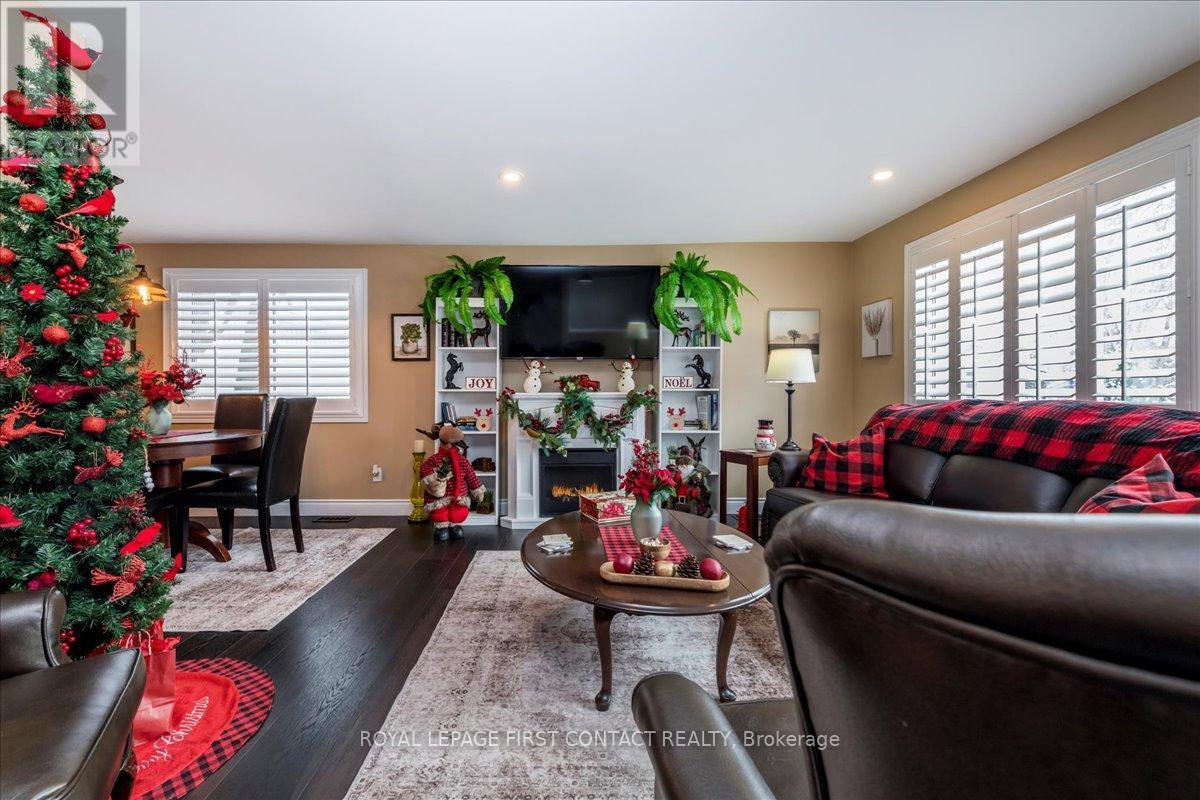 












10 SOUTH BOULEVARD

,
Innisfil,




Ontario
L9S1L7

