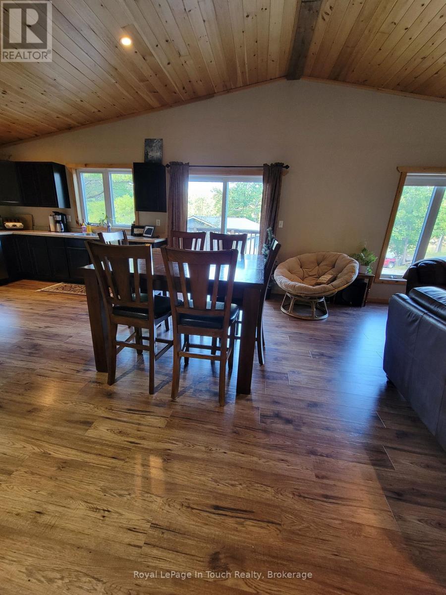 












5631 UPPER BIG CHUTE ROAD

,
Severn,




Ontario
L0K1E0

