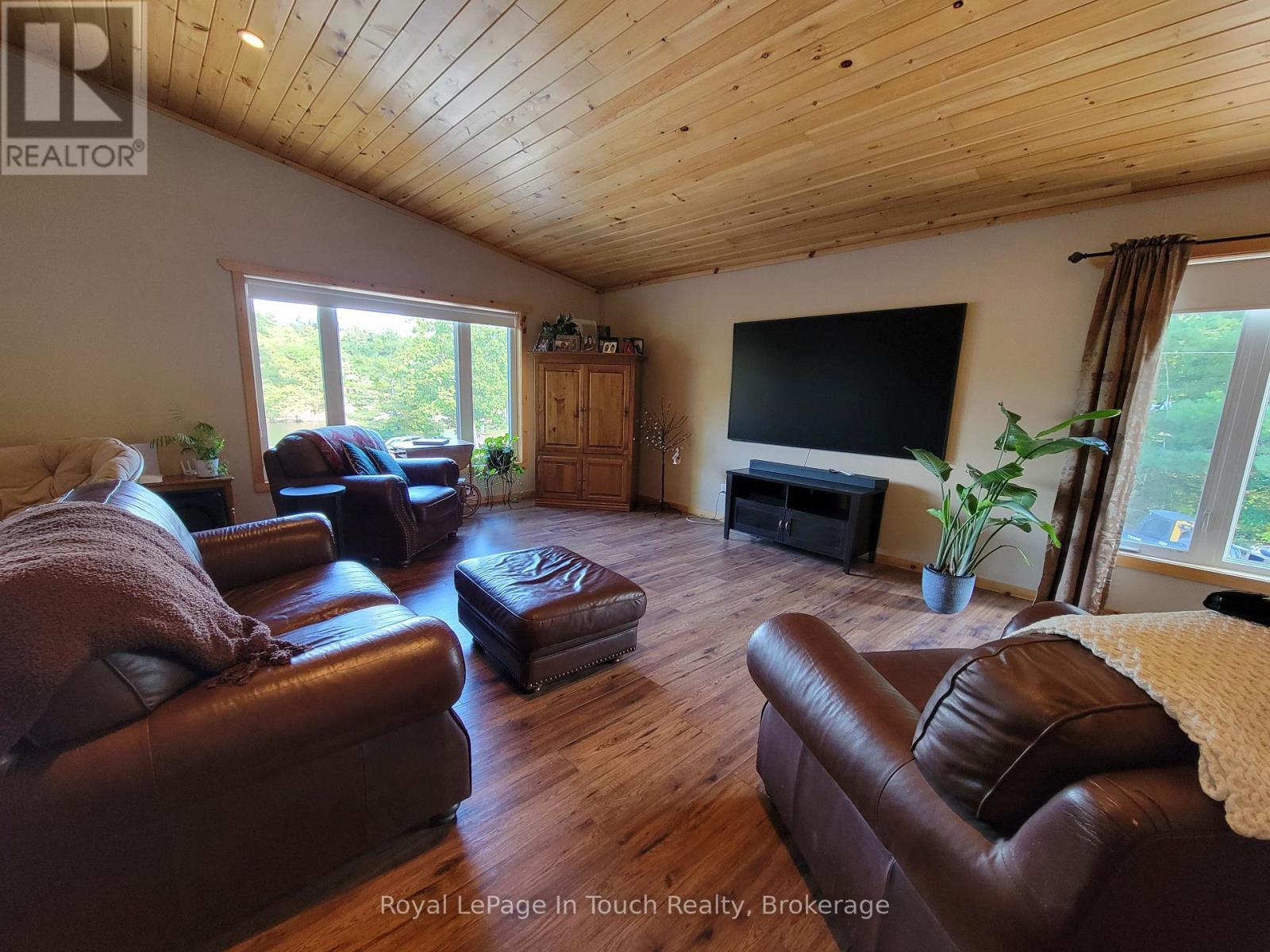 












5631 UPPER BIG CHUTE ROAD

,
Severn,




Ontario
L0K1E0

