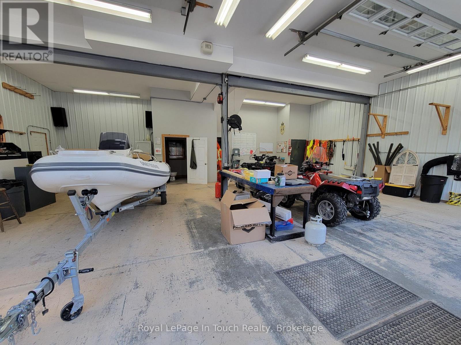 












5631 UPPER BIG CHUTE ROAD

,
Severn,




Ontario
L0K1E0

