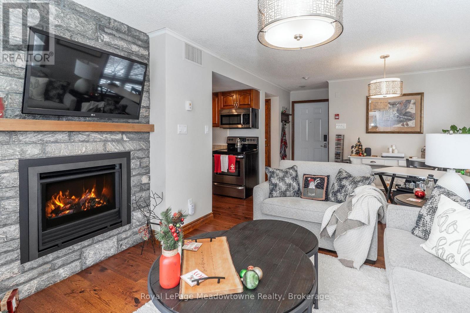 












301 - 34 DEERHURST GREENS ROAD

,
Huntsville (Chaffey),




Ontario
P1H1A9

