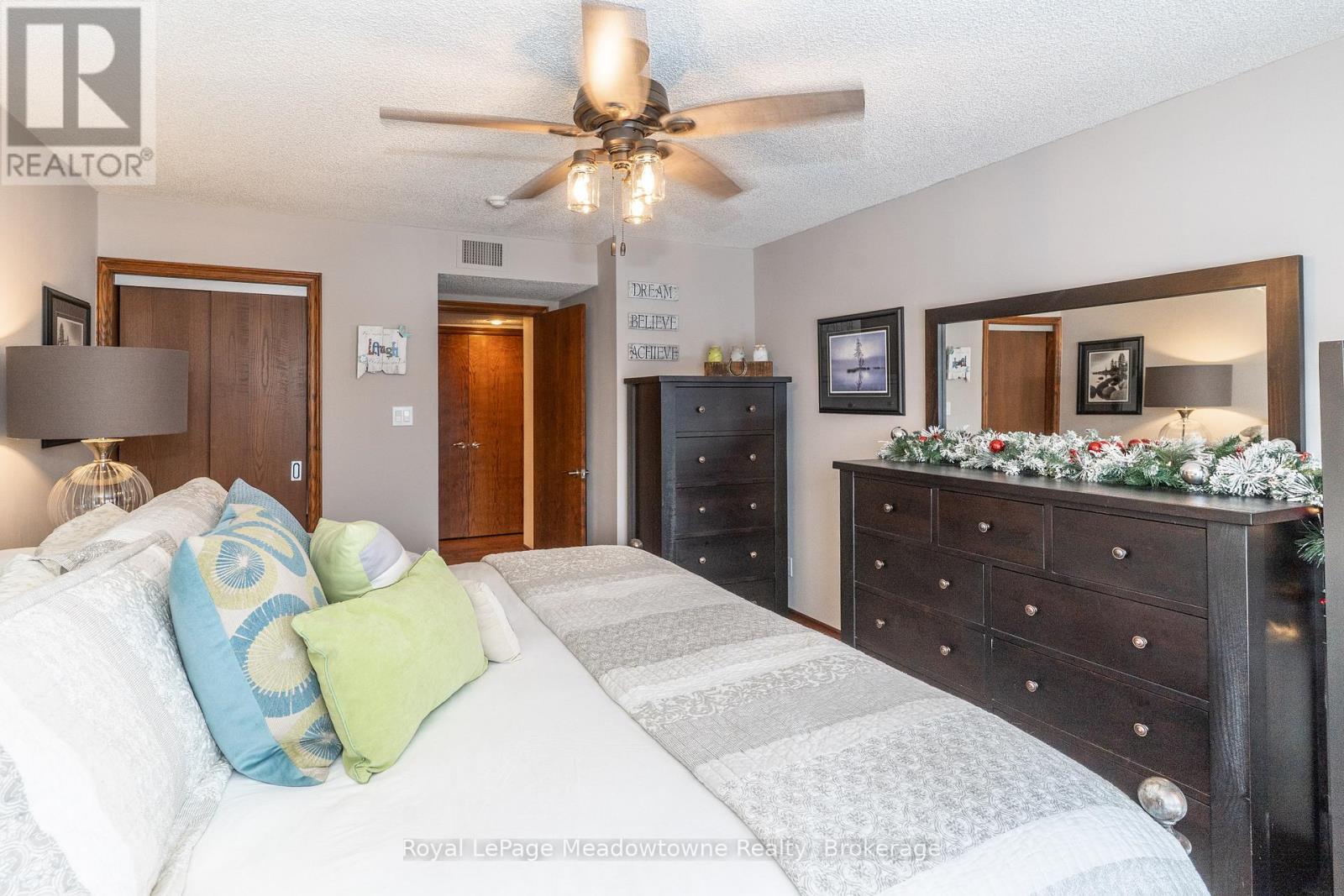 












301 - 34 DEERHURST GREENS ROAD

,
Huntsville (Chaffey),




Ontario
P1H1A9

