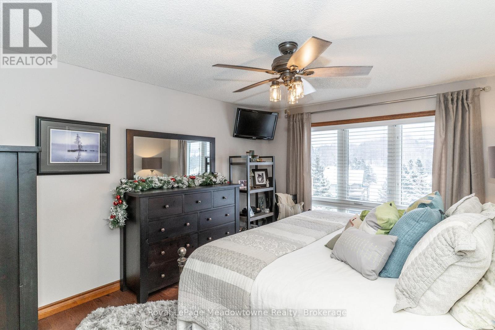 












301 - 34 DEERHURST GREENS ROAD

,
Huntsville (Chaffey),




Ontario
P1H1A9

