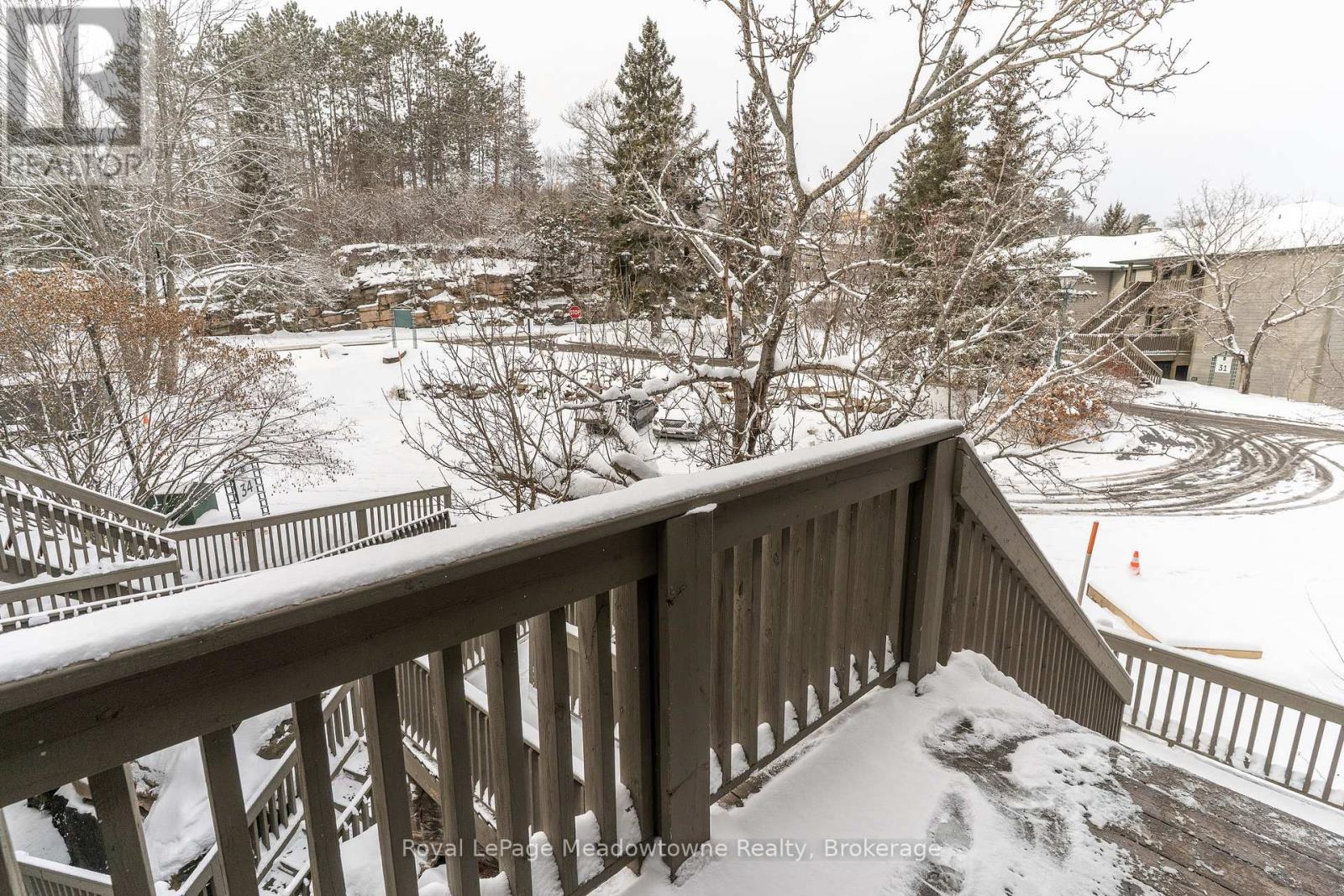 












301 - 34 DEERHURST GREENS ROAD

,
Huntsville (Chaffey),




Ontario
P1H1A9

