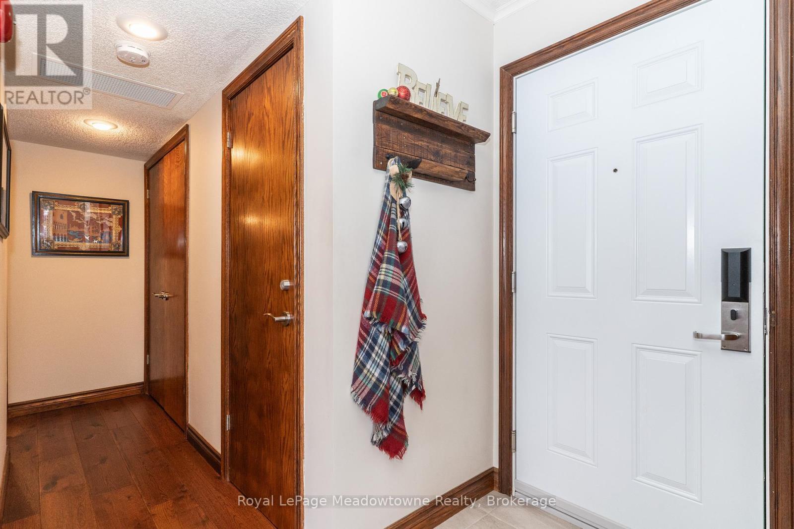 












301 - 34 DEERHURST GREENS ROAD

,
Huntsville (Chaffey),




Ontario
P1H1A9

