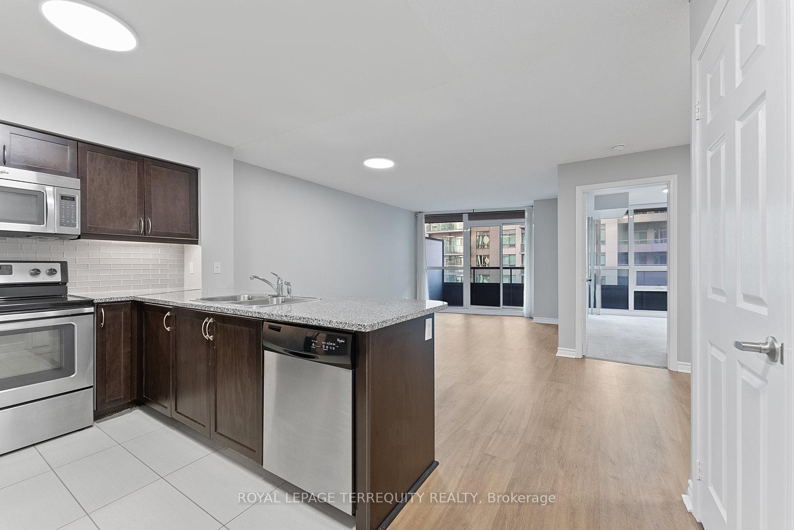 









19


Grand Trunk

Crescent, 1212,
Toronto,




ON
M5J 3A3

