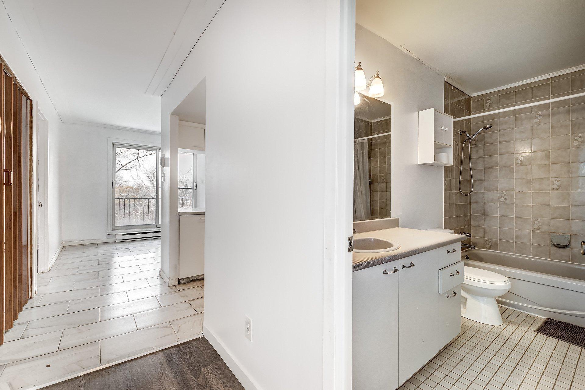 









12


Rue Desrochers

, 7,
Delson,




QC
J5B1C4

