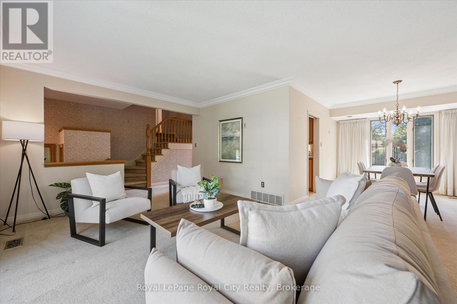 












67 WOODSIDE ROAD

,
Guelph (Dovercliffe Park/Old University),




Ontario
N1G2H1

