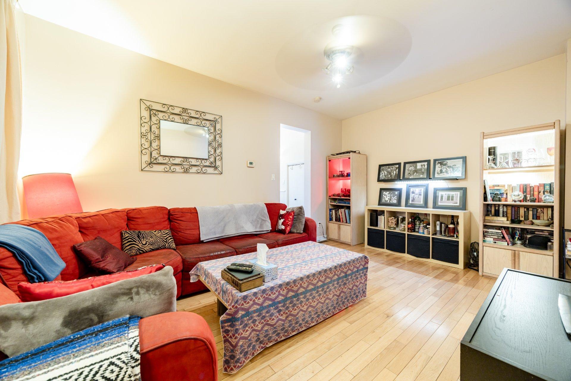 









3855


Rue du Fort-Rolland

,
Montréal (Lachine),




QC
H8T1V8

