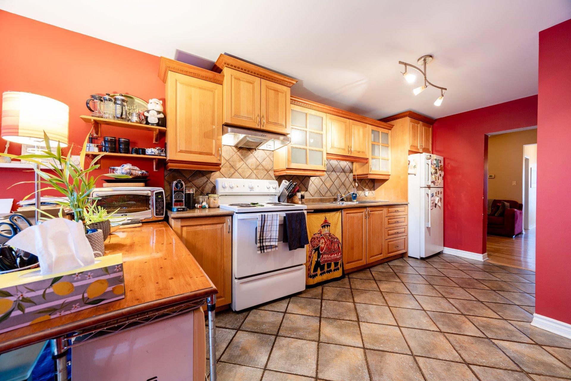 









3855


Rue du Fort-Rolland

,
Montréal (Lachine),




QC
H8T1V8

