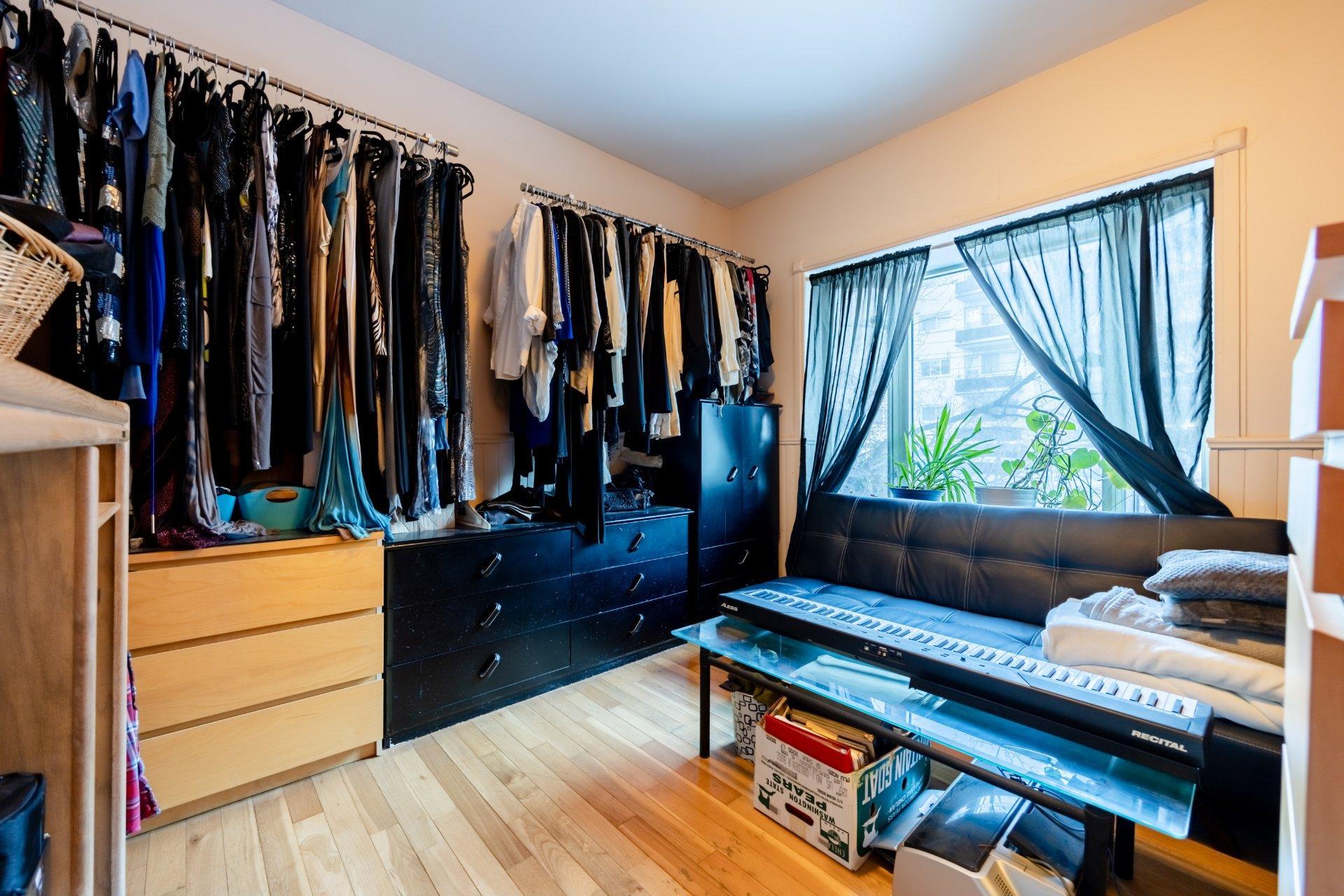 









3855


Rue du Fort-Rolland

,
Montréal (Lachine),




QC
H8T1V8

