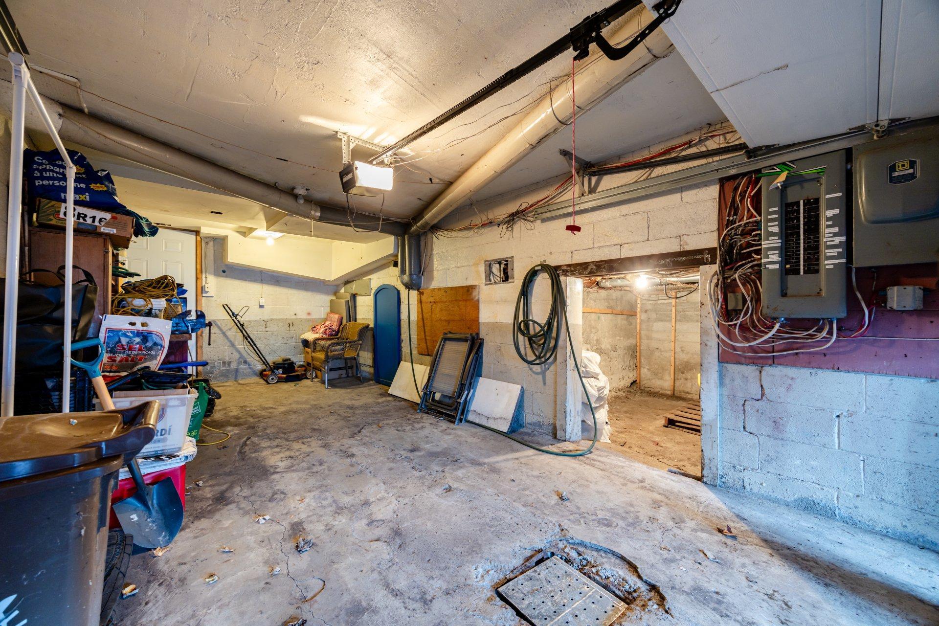 









3855


Rue du Fort-Rolland

,
Montréal (Lachine),




QC
H8T1V8

