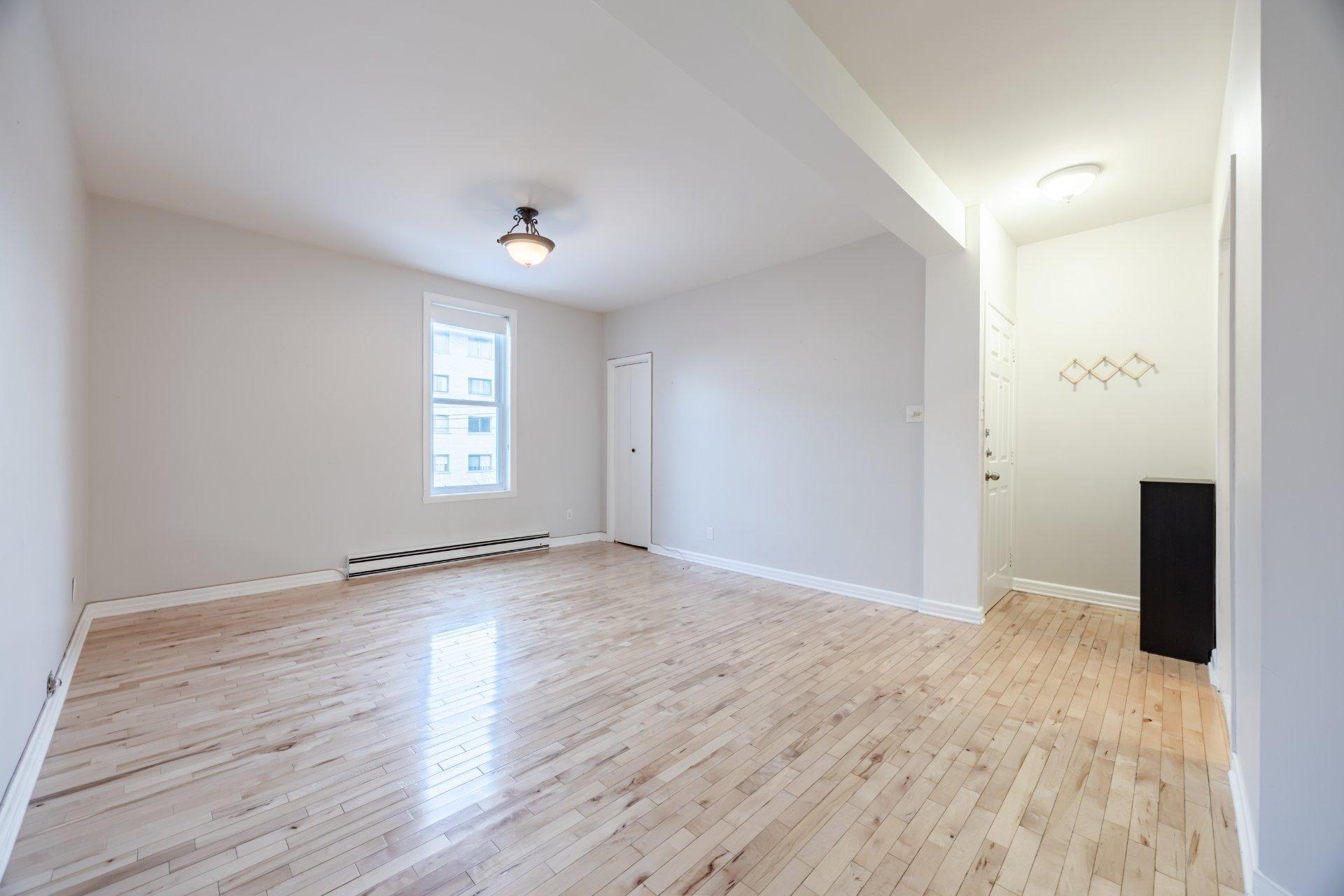 









3855


Rue du Fort-Rolland

,
Montréal (Lachine),




QC
H8T1V8

