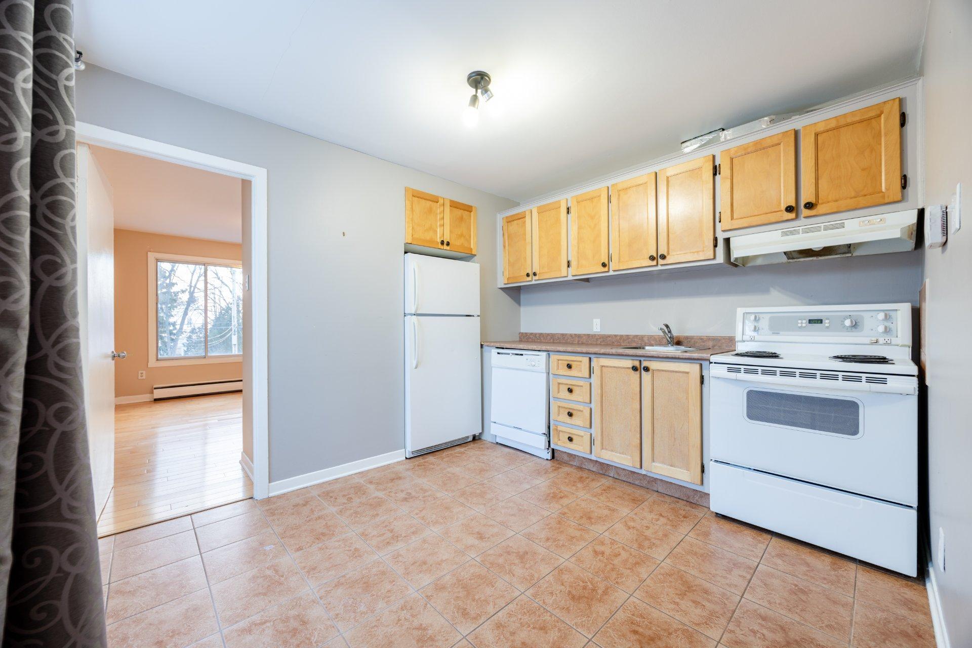 









3855


Rue du Fort-Rolland

,
Montréal (Lachine),




QC
H8T1V8

